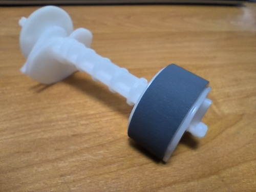 Ролик захвата в сборе на оси Epson 1569314 | 1573559 ролик захвата в сборе на оси epson 1569314 | 1573559