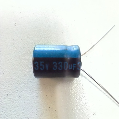 Конденсатор 330мкФ 35 В 105°C 10*12.5 Jamicon